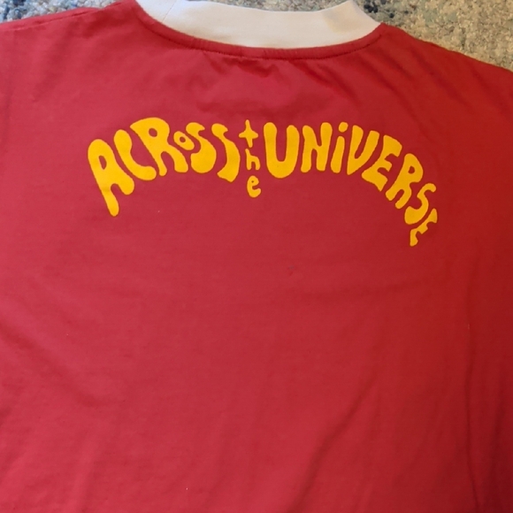 The Hippie shake across the universe T-Shirt - Picture 5 of 6